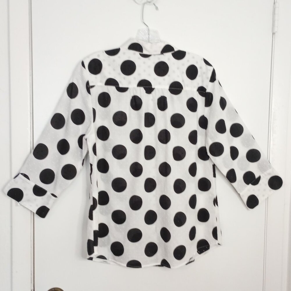 Chico's Black & White Polka Dot Cotton Swiss Dot Button Front Blouse Sz 1 - Picture 6 of 11